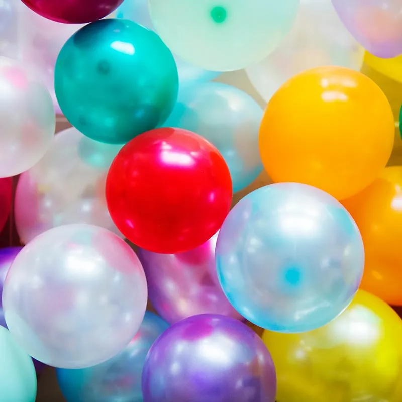 Globos de colores en la decoración de la Welcome Erasmus Party